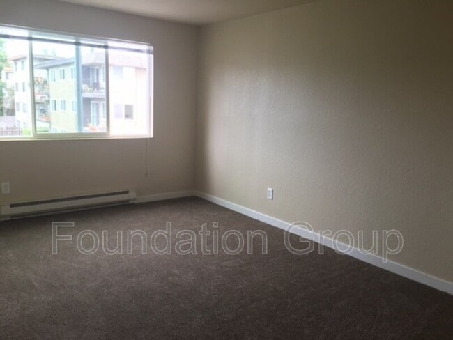 Building Photo - 2405 NW 65th St