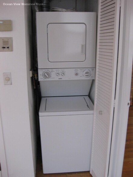 Building Photo - 25 Hanover Ave