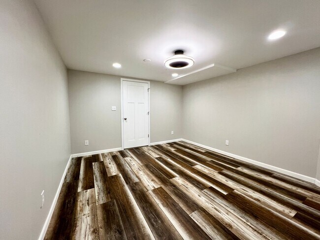 Building Photo - 1515 Mautenne Dr