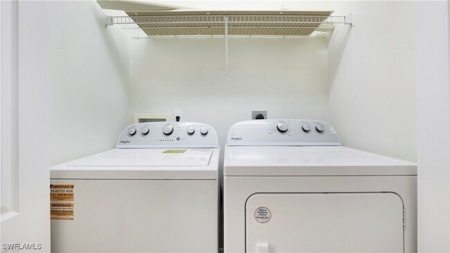 Building Photo - 8600 Cedar Hammock Cir