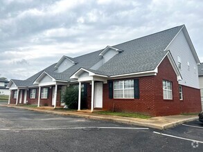 Building Photo - 3 BR 3 bath Condo in Troy