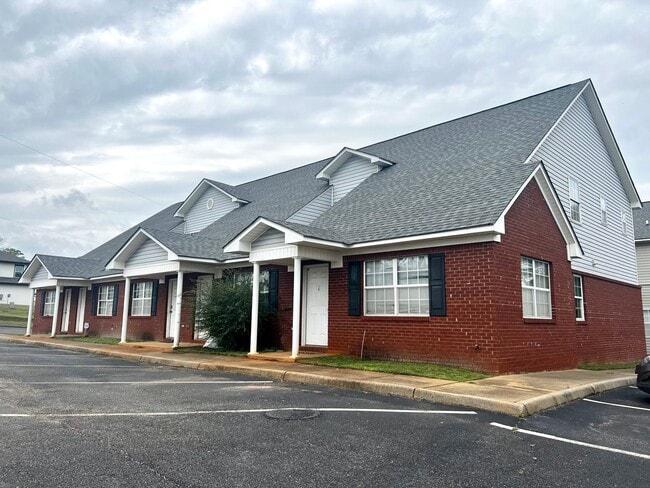 Primary Photo - 3 BR 3 bath Condo in Troy