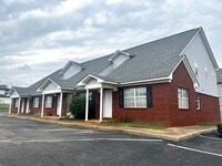 Building Photo - Nice condo close to Troy University