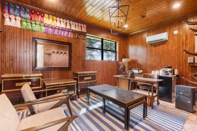Building Photo - 14492 Equestrian Way