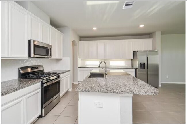Building Photo - 6031 Scott Way