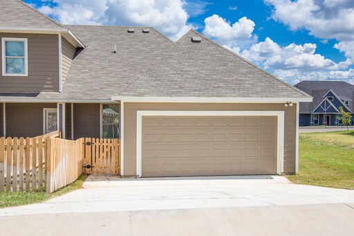 Building Photo - 1133 Newcastle Dr