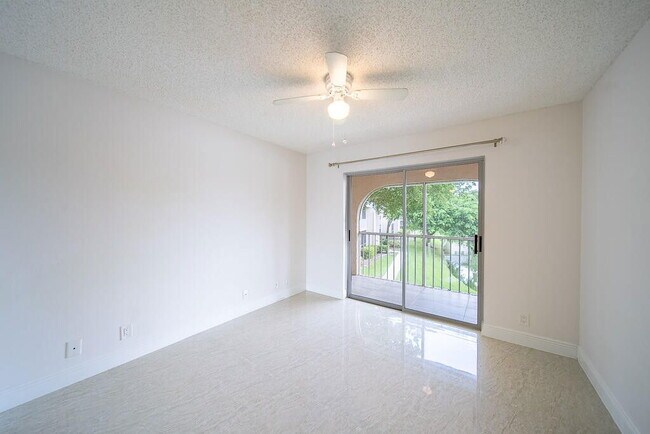 Building Photo - 13810 Oneida Dr