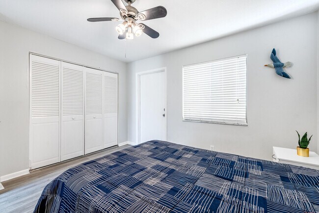 Building Photo - 2828 Tennis Club Dr