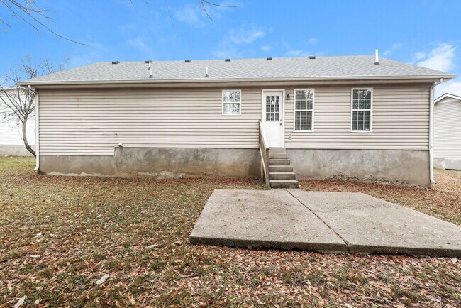 Building Photo - 1585 Ridgemont Dr