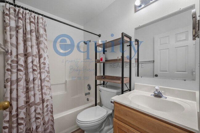 Building Photo - 402 Alfred Dr