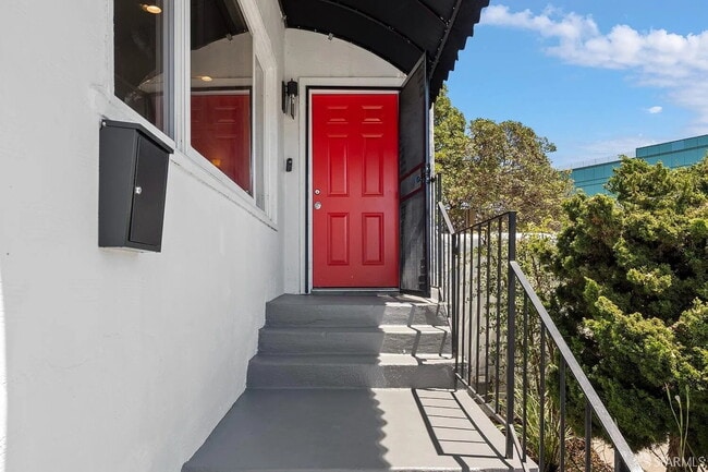 Building Photo - "Charming 1-Bedroom Oasis in Oakland with ...