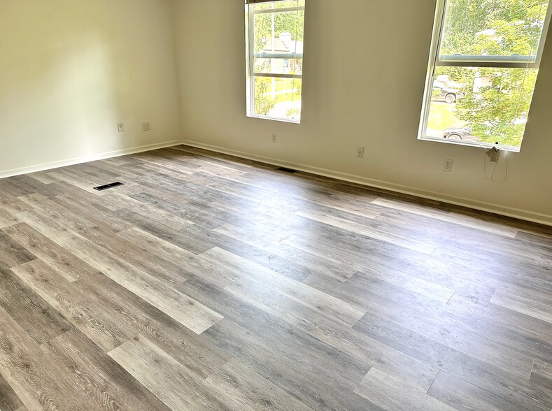 Building Photo - 1119 W 8th St