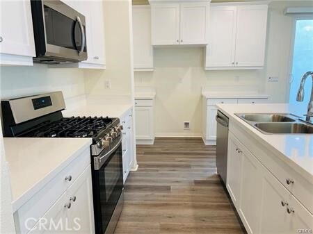 Building Photo - 5585 Valencia Dr
