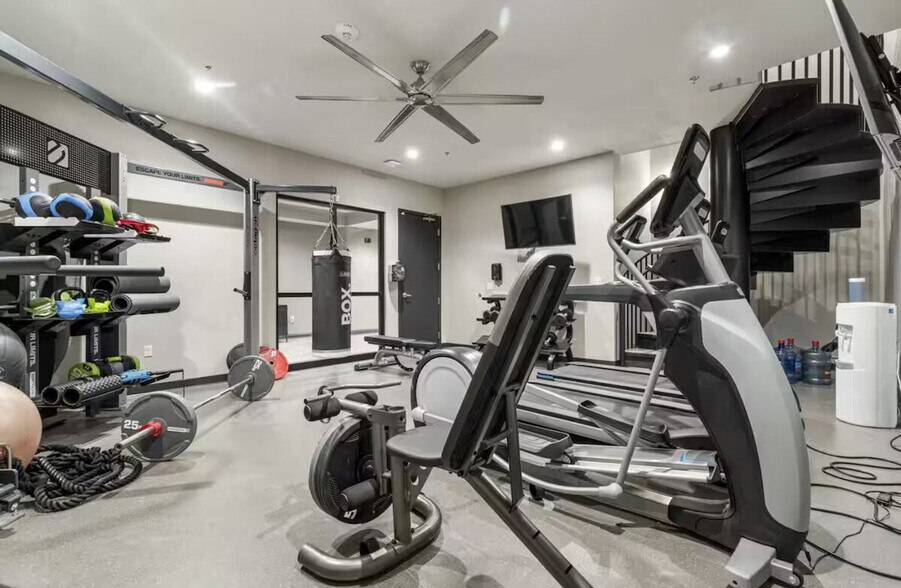 Building Photo - 112 N Boston Ave