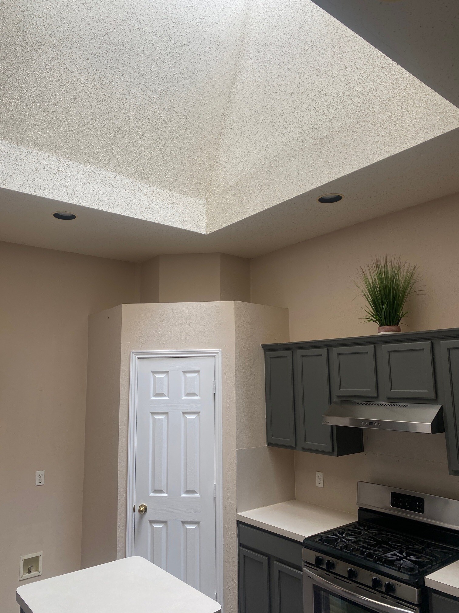 Building Photo - 4505 Scenic Dr