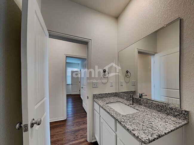 Building Photo - 2737 Wolfcreek