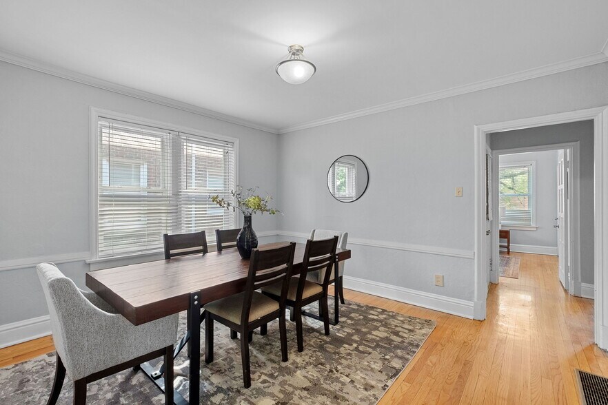 Building Photo - 7055 Dartmouth Ave