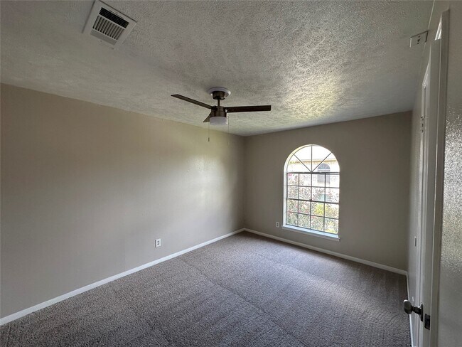 Building Photo - 11519 Sabo Rd