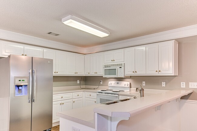 Building Photo - 490 Connemara Trail