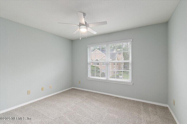 Building Photo - 13810 Sutton Park Dr N