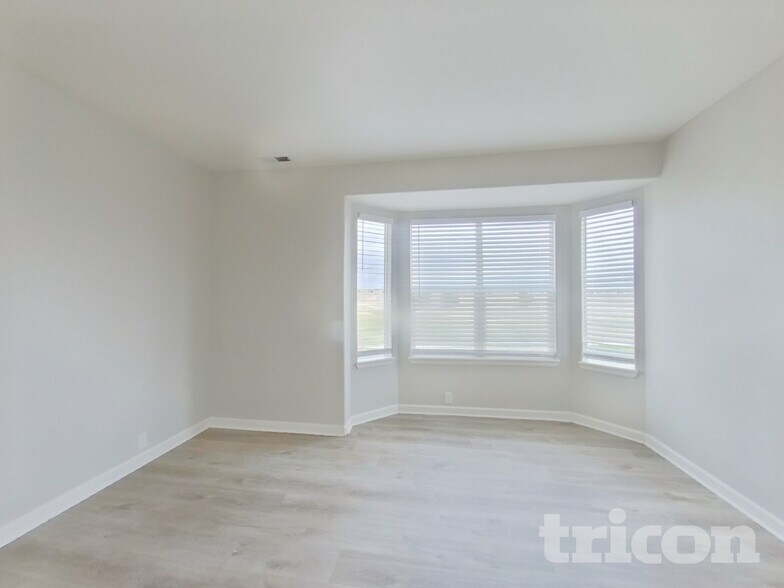 Building Photo - 12274 Pine Valley Cir