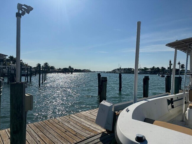 Building Photo - 409 Fernandina St