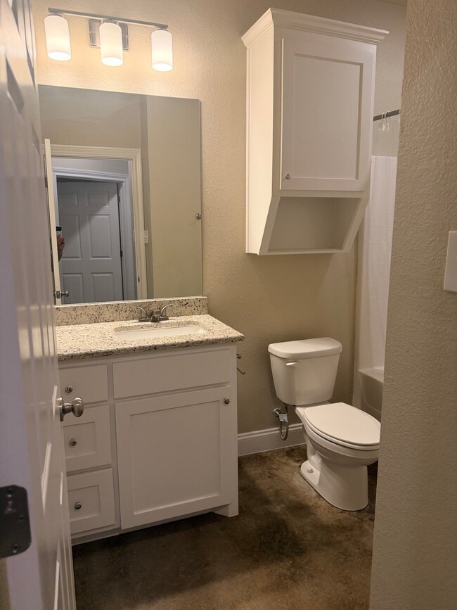 Building Photo - 3309 Belmont Dr
