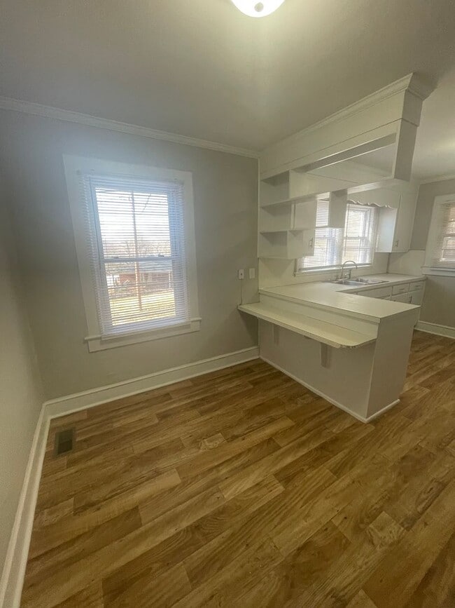 Building Photo - Adorable 3 bedroom 1 bath home Located in Hickory