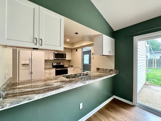 Building Photo - READY 05-15-25!! Ranch Home w/2-Car Garage...
