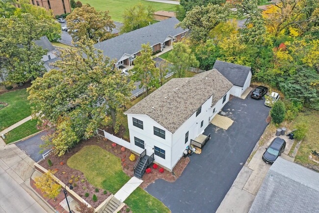 Building Photo - 9771 W 143rd St