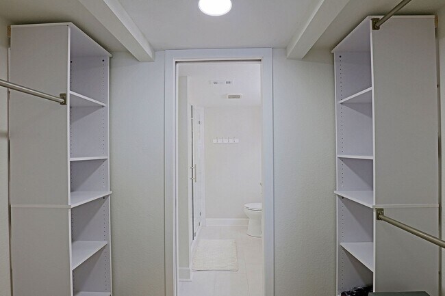 Building Photo - Palm Beach Landings  2885-502A