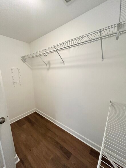 Building Photo - 301 Kraft St