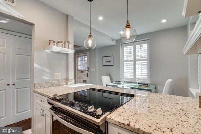 Building Photo - 4224 32nd St S