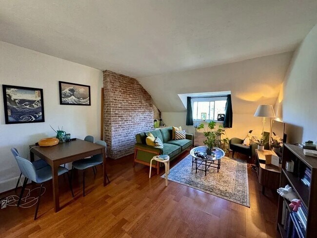 Building Photo - 454 Beacon St