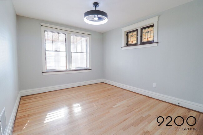 Building Photo - Newly Renovated 2Bed/1Bath in Charming Sou...