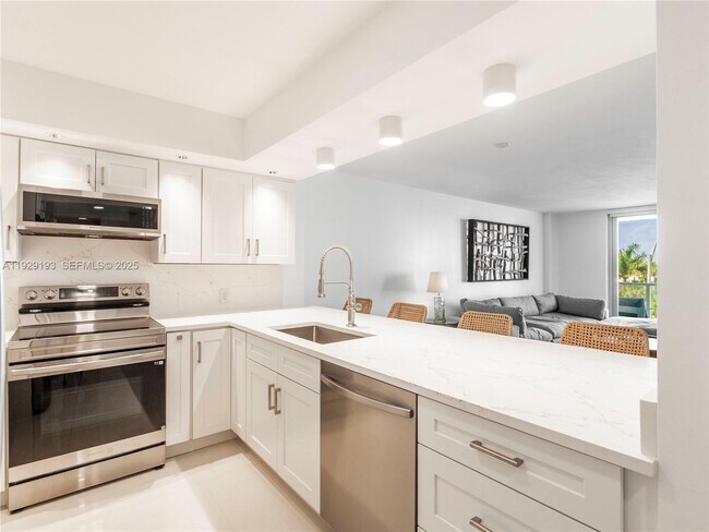 Building Photo - 5701 Collins Ave