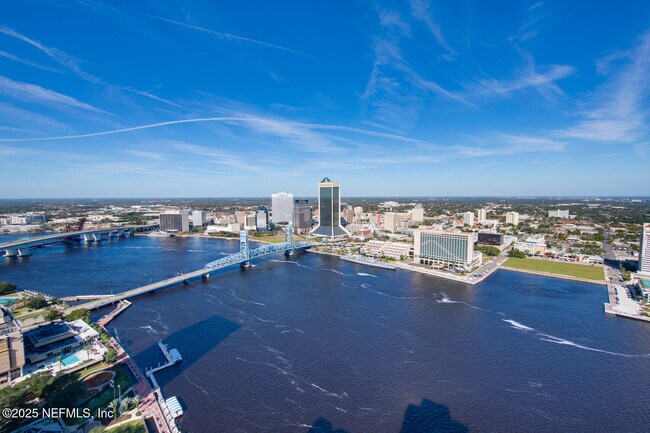 Building Photo - 1431 Riverplace Blvd