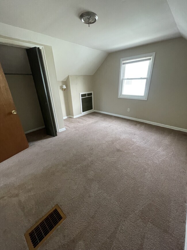 Building Photo - 2528 Forest Ave