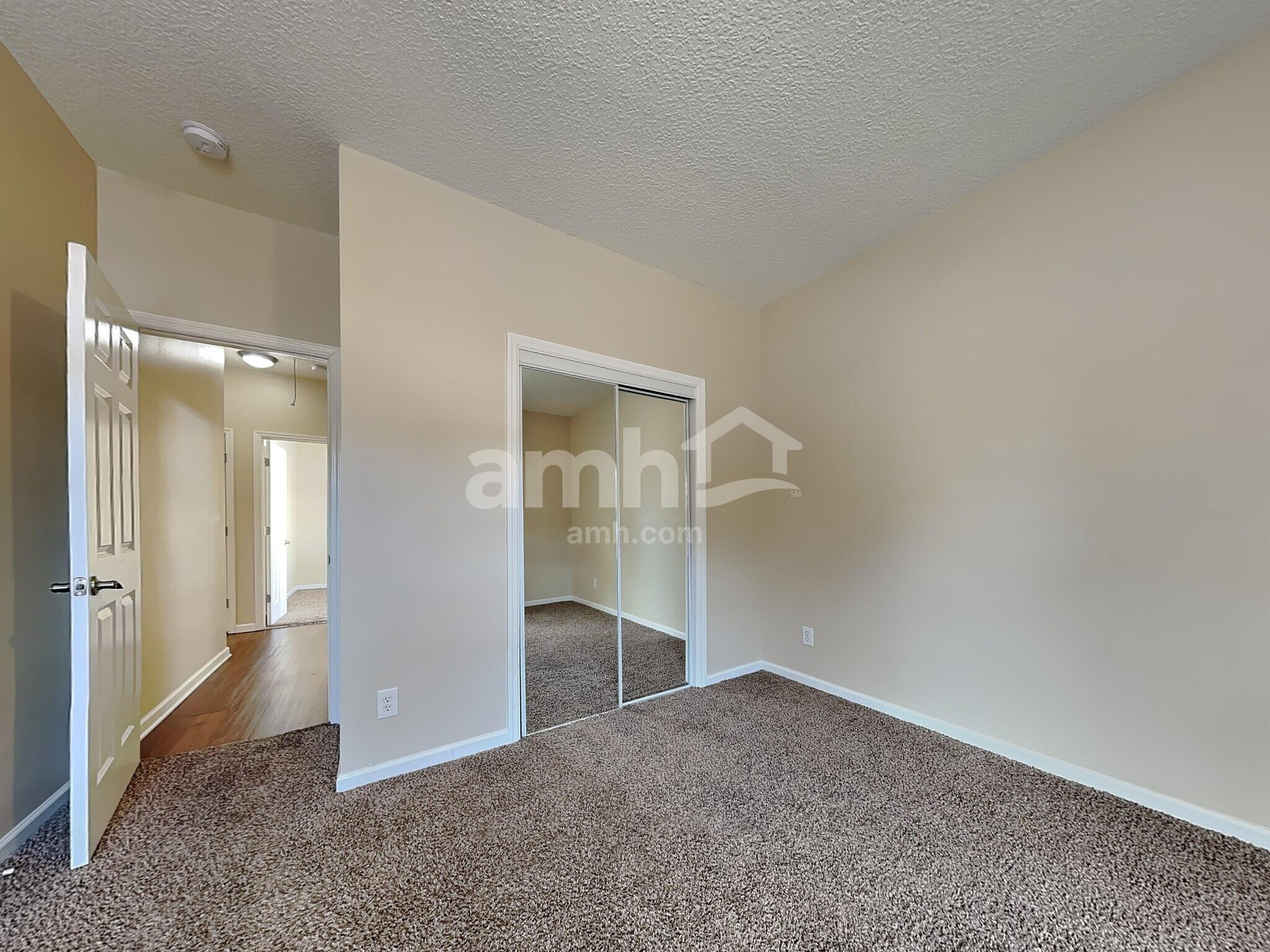 Building Photo - 7 Wyndham Dr