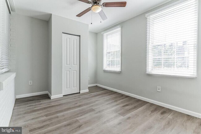 Building Photo - 1223 Simms Pl NE