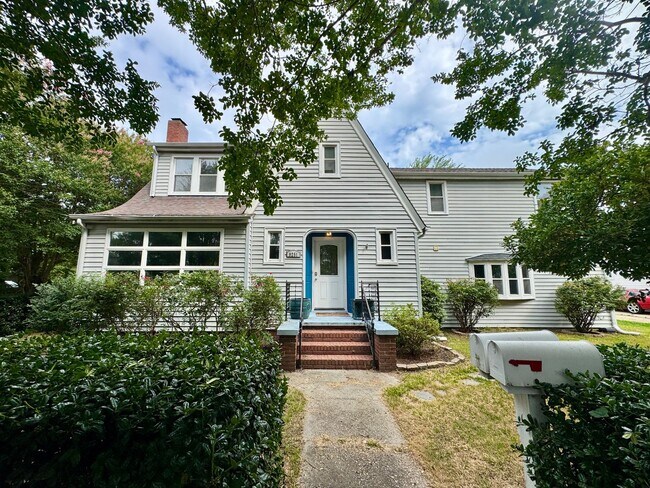 Building Photo - 9251 Atwood Ave