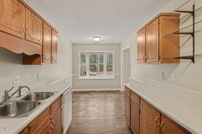 Building Photo - 110 Carriage House Trail