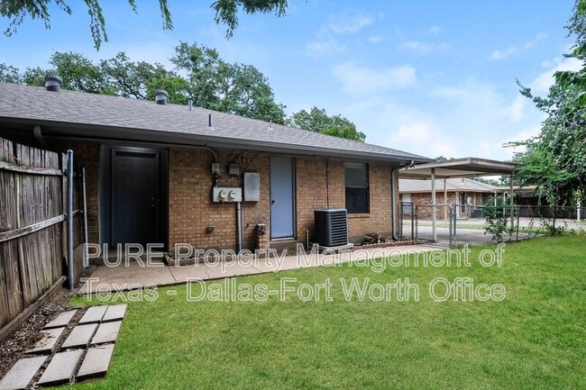 Building Photo - 7525 Windhaven Rd
