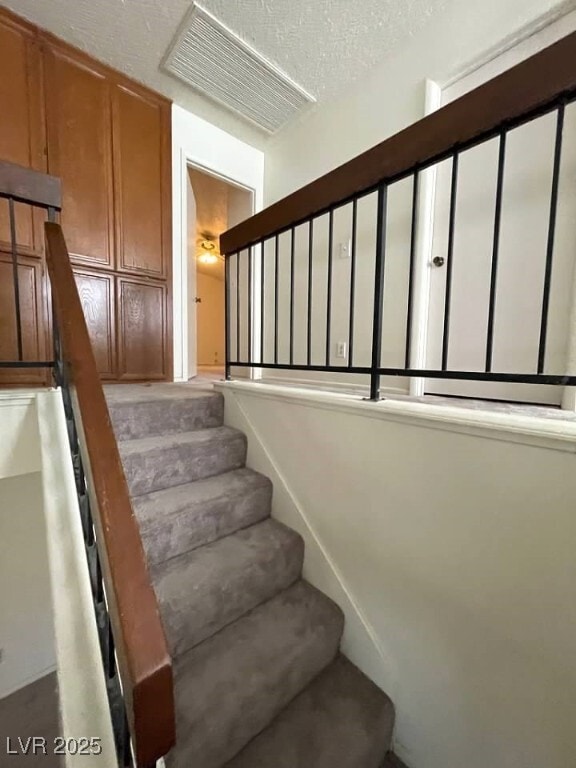 Building Photo - 321 S Bent Creek Dr