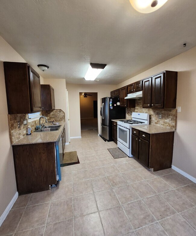 Building Photo - 2007 Goldspring Ln