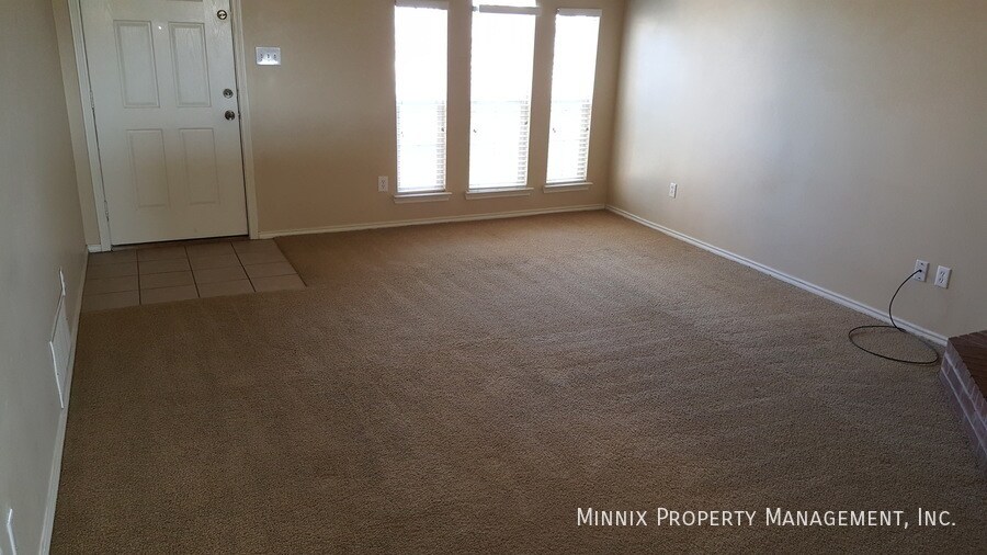 Building Photo - 515 N Kline Ave