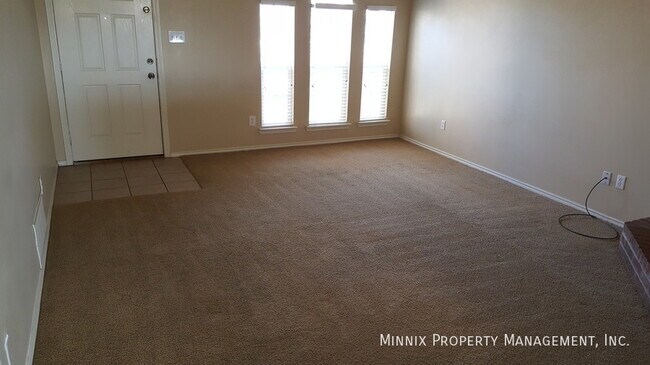 Building Photo - 515 N Kline Ave