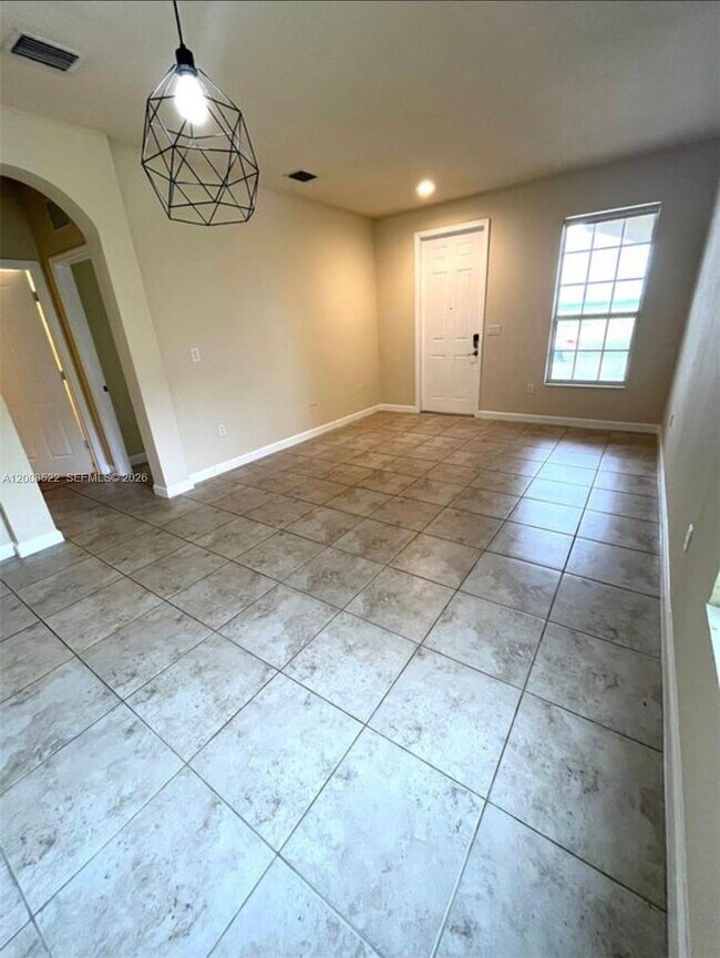 Building Photo - 9401 SW 172nd Ave