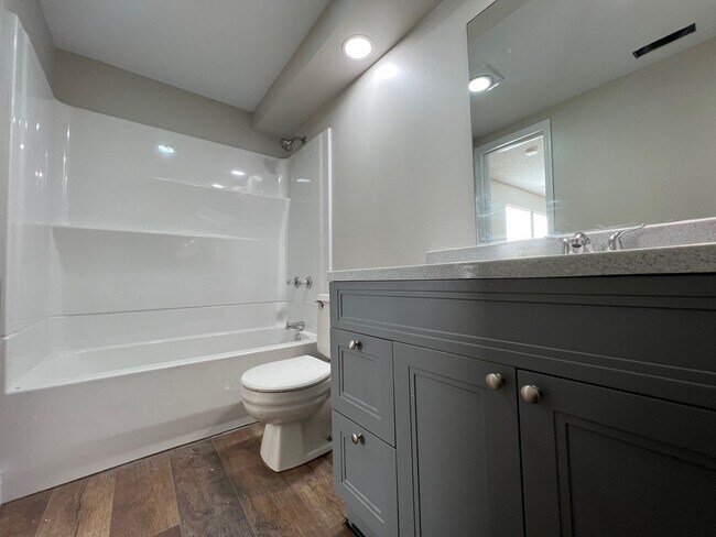 Building Photo - NEWLY RENOVATED HOME