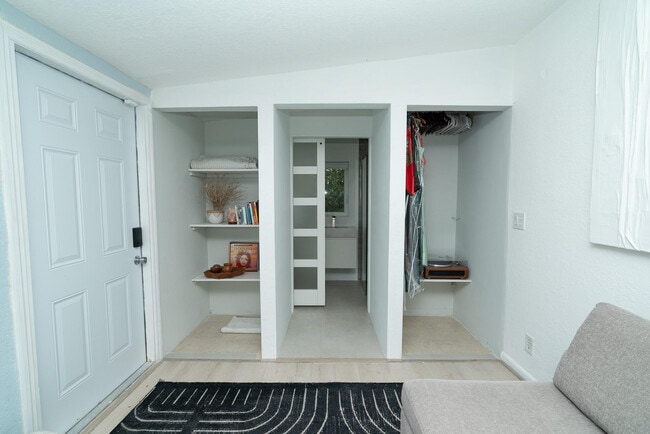 Building Photo - 1328 NE 1st Ave.